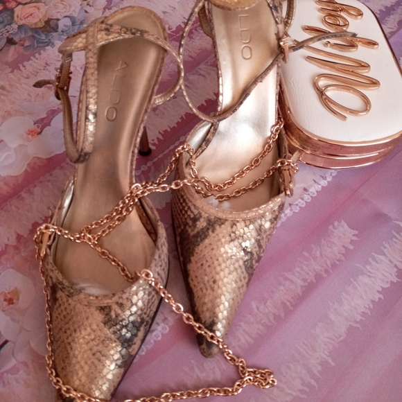 Shoes - Picture 4 of 4